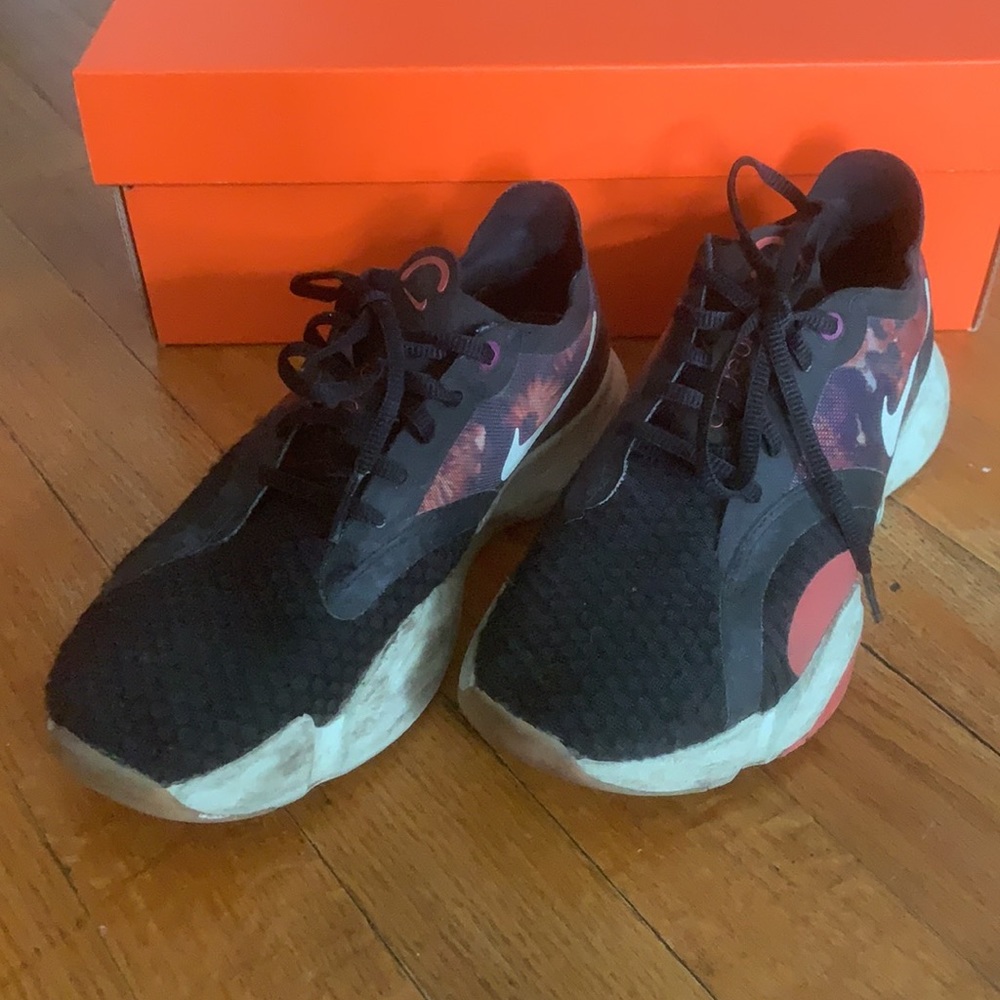 Nike Sneakers Size 4